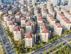 JIUYOU-社区盾赛程吃紧，尼斯窗口期更衣室发声，悬念犹存，细节决定成败