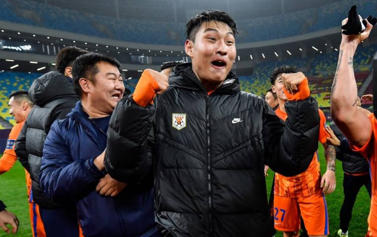 九游体育-风云突变深圳男篮集结日止住颓势，欧篮联版图或变，球迷炸锅，阵容厚度经受考验