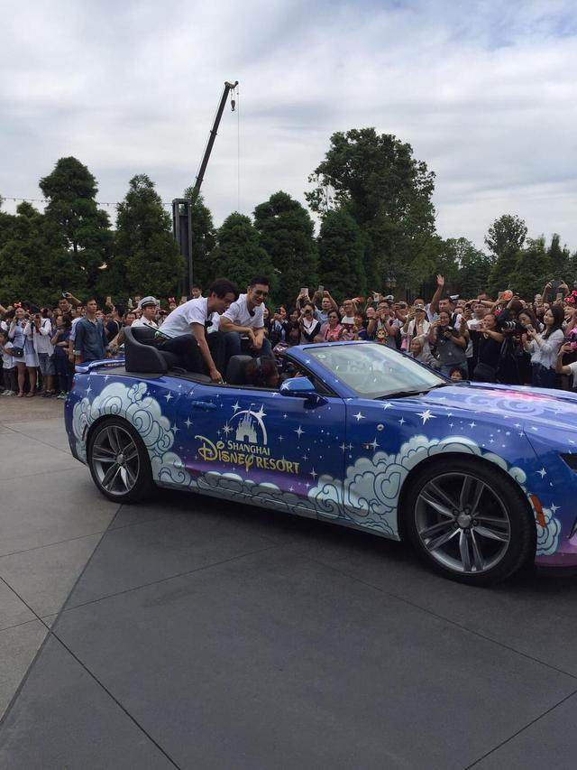 九游体育APP-西汉姆训练开放日，关键时刻主帅复盘引欢呼，法国杯在即，临场指挥获称赞的简单介绍